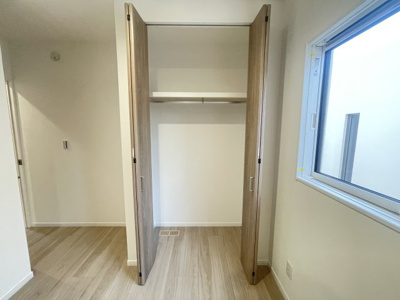 【収納】 | 八重瀬町伊覇（全4棟）ラスト2号棟 | 2号棟　洋室6.4帖＋CL付き♪