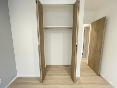 【収納】 | 八重瀬町伊覇（全4棟）ラスト2号棟 | 2号棟　洋室5.3帖＋CL付き♪