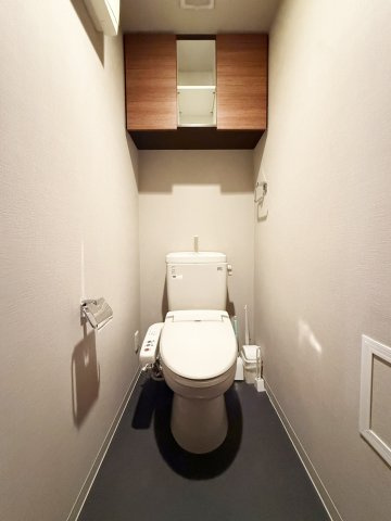 ライオンズ京都四条烏丸レジデンスのトイレ|温水洗浄便座付きトイレです。（2025年12月現在）