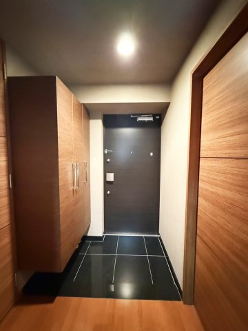 ライオンズ京都四条烏丸レジデンスの玄関|玄関スペースです。（2025年12月現在）