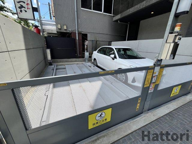 S-RESIDENCE江坂Libleの駐車場