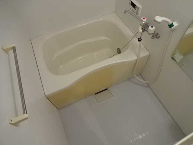姫路市別所町小林のハイツの浴室