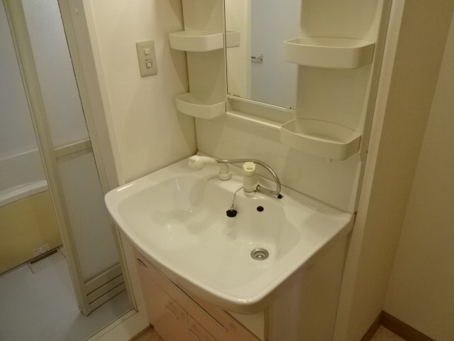 姫路市別所町小林のハイツの洗面所