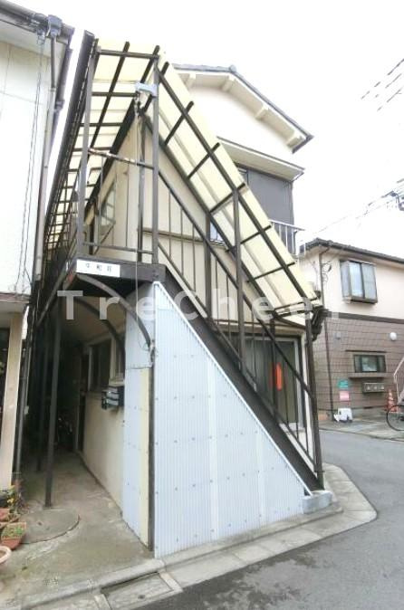 平和荘のエントランス