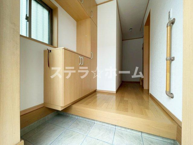 横堤2 中古戸建の玄関|シンプルで使いやすい玄関です