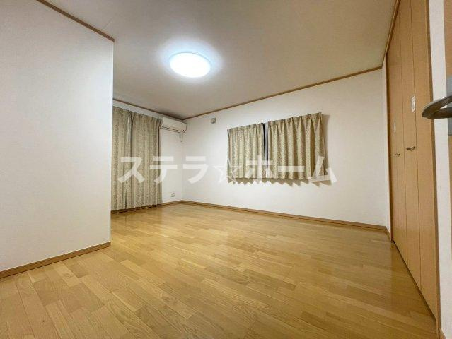 横堤2 中古戸建の洋室|洋室です