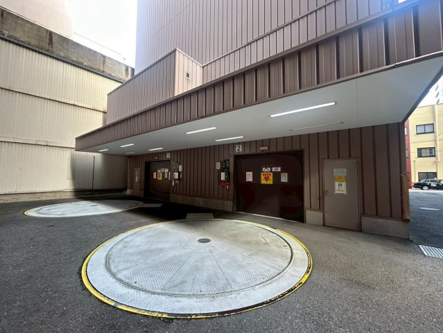 エグゼレジデンスタワーの駐車場