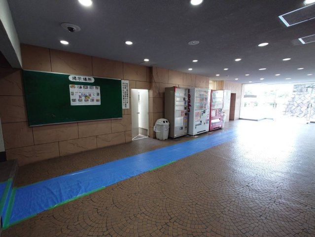 富野サマリヤマンションのエントランス|【令和7年11月25日撮影】
清掃が行き届いたエントランスです