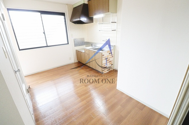 ザ・ドゥシェルの居間・リビング|洋室のお部屋です。