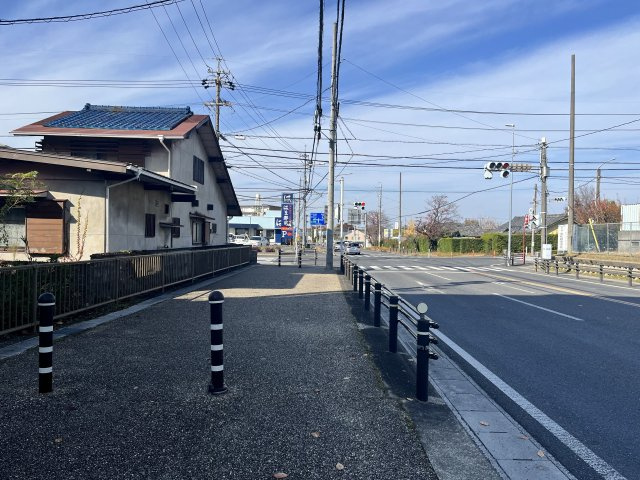 【前面道路含む現地写真】の画像