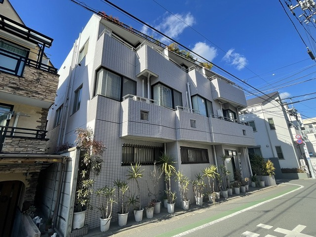 クレスト学芸大の外観|★オートロック付きのＲＣ造マンションです★