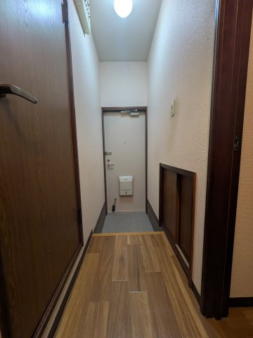 ヒルズコート御影山手の玄関