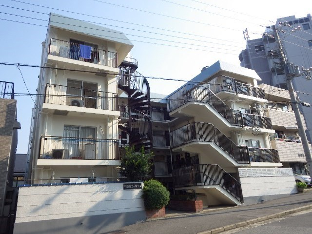 甲南灘コーポラスの外観