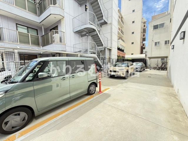ブエナビスタ桜ノ宮イーストの駐車場