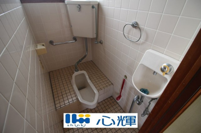 【トイレ】 | 宇部市大字小串 中古住宅 4DK／2階建