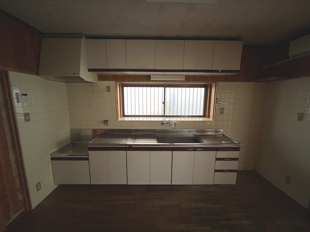 小塩町戸建のキッチン