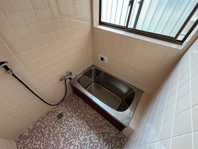 小塩町戸建の浴室