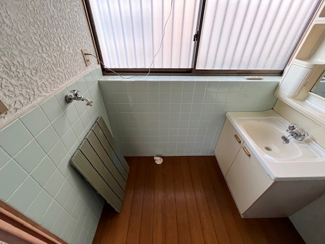 小塩町戸建の洗面所