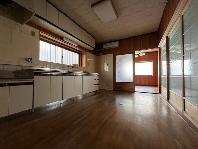 小塩町戸建の居間・リビング