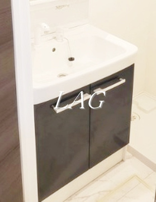 【洗面所】 | エクレール鴨居Ⅱ | 独立洗面台です。