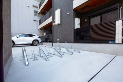 【外観】 | MAXIV CITY 大阪吹田 | 外観は落ち着いています