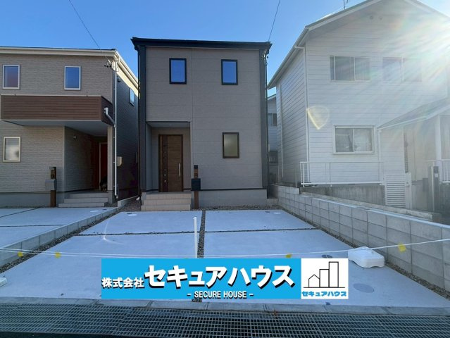 【今から見学可能です！！】豊明市二村台7丁目　全2棟の外観|■現地外観写真（1号棟）
敷地面積約44坪、建物面積約32坪。
駐車並列3台可能！オプション工事でカーポート設置などいかがでしょうか。その他にも、フェンスなどの「オプション工事」もご提案いたします♪