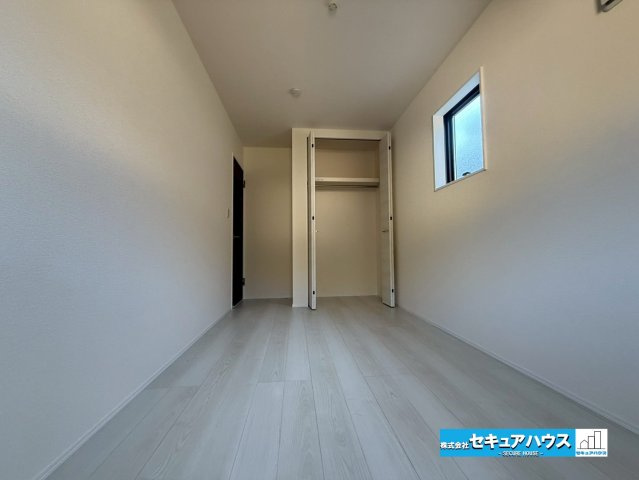 【今から見学可能です！！】豊明市二村台7丁目　全2棟の洋室|【1階洋室】
◆1階の洋室は階段の上り下りが不要なお部屋のため将来にも役立ちます。