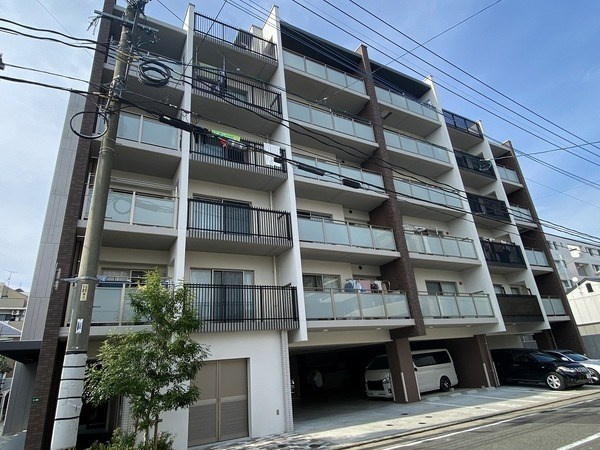 グランデ東雲の外観