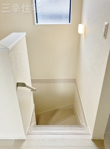 碧南市志貴町の設備|階段やトイレには手すりがあります。転落の防止や体への負担を軽減します♪