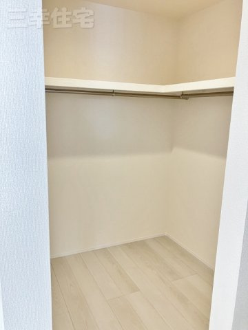 碧南市志貴町の収納|主寝室の収納は2帖のウォークインクローゼット！もはや個室になる広さ♪