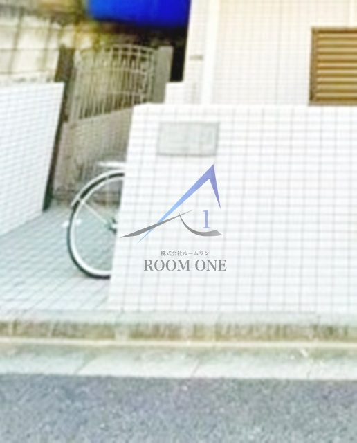 シャルマンドミールのエントランス|エントランスです。