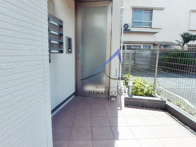 アウローラのエントランス|エントランスです。