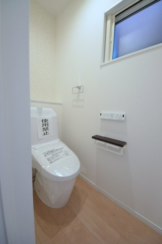 温品七丁目のトイレ|1階トイレ
勿論ウォシュレット付きです