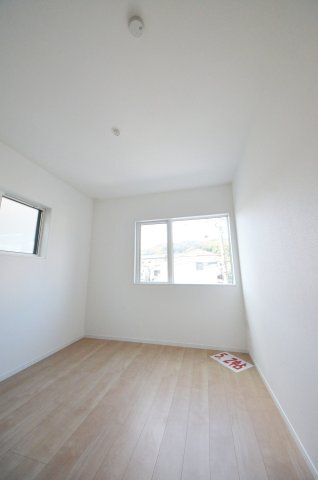 温品七丁目の洋室|全居室収納スペース有、お部屋が広く綺麗に使えます