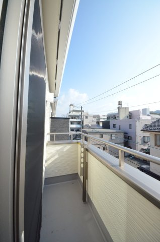 旭二丁目のバルコニー|屋根のあるバルコニー
急な雨でも安心です