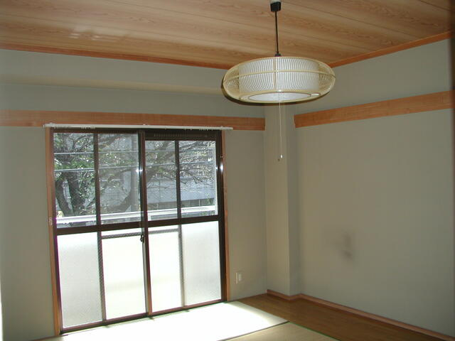 ホワイトマンションの寝室