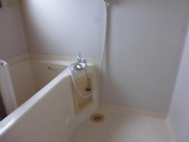 ホワイトマンションの浴室