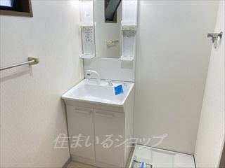 ビューラー津川　Ａの洗面所|シャンプードレッサー