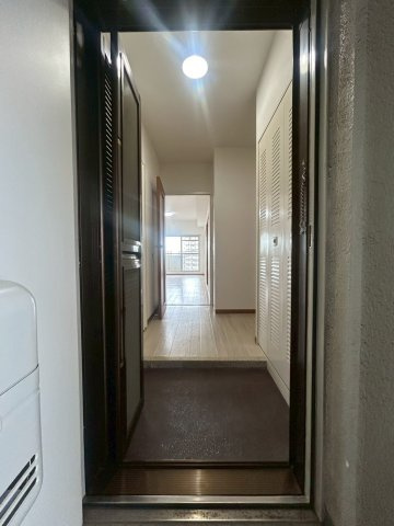 千舟リバーサイドヴィラＤ棟の玄関