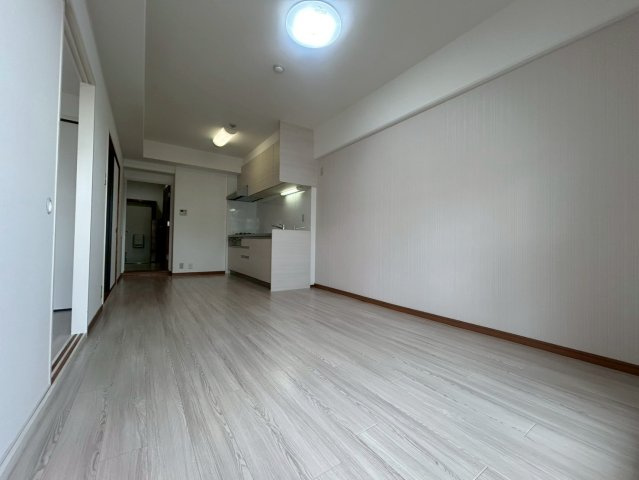 千舟リバーサイドヴィラＤ棟の居間・リビング