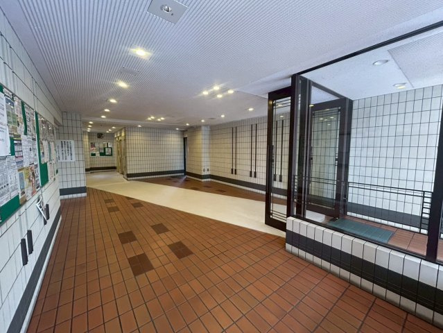 千舟リバーサイドヴィラＤ棟のロビー