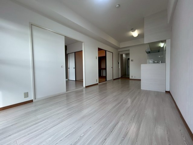 千舟リバーサイドヴィラＤ棟の居間・リビング