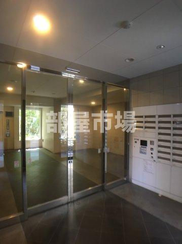 フュージョナル両国TREのロビー