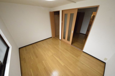 【寝室】 | ソレイユ高東