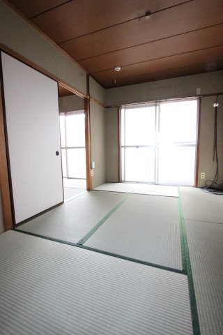 メゾンＴＡＭＡＭＩ（珠実荘）の和室|現状優先です。