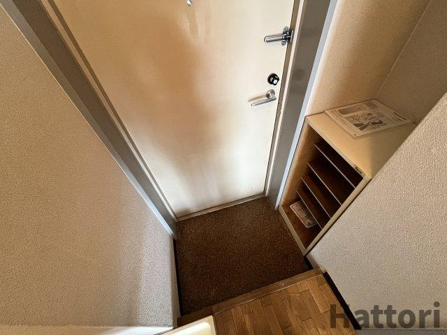 プレリュード江坂の玄関