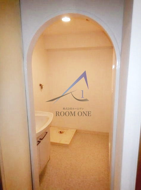 西蒲田ロイヤルハイツの設備|洗濯機置き場です。