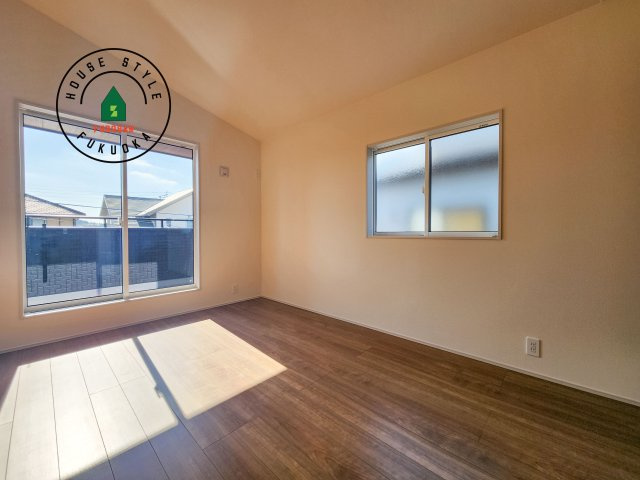 福岡市東区青葉6丁目第2-2棟（2号棟）の寝室|主寝室には収納力に優れたクローゼットがありますので、お部屋もすっきり片付きます。