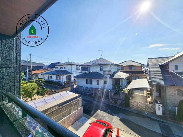 福岡市東区青葉6丁目第2-2棟（2号棟）の展望|窓から緑が見える物件も魅力的です。