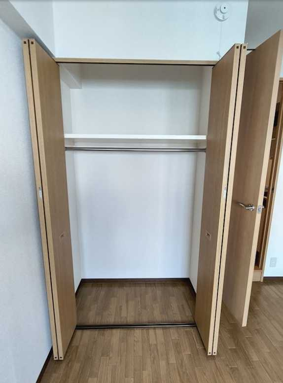 プルミエール三軒茶屋　最上階　ネット無料　オートロックの収納